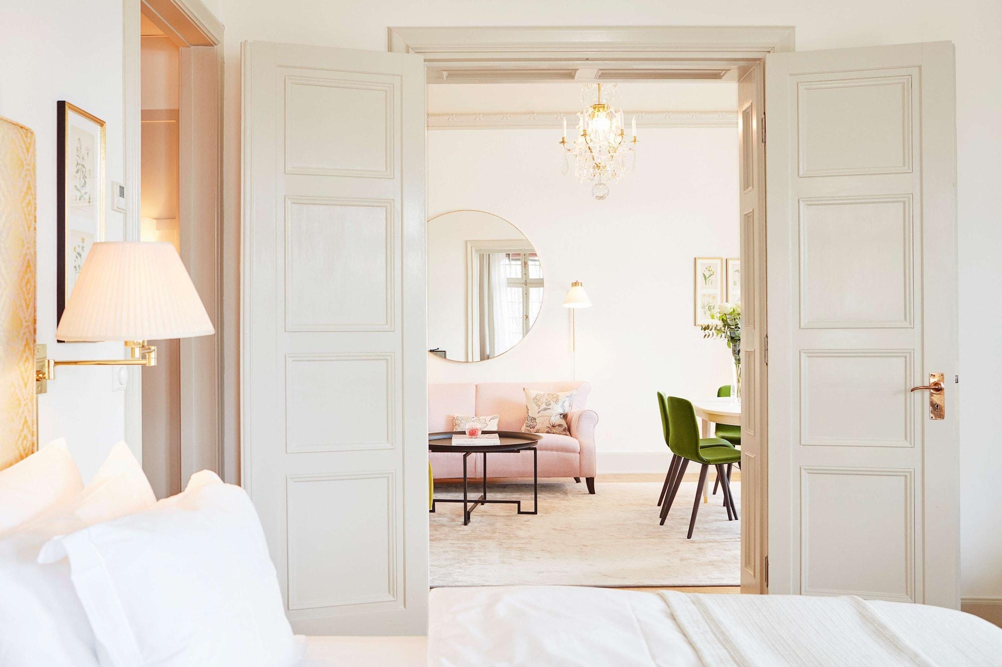 Hotel Diplomat Стокхолм Екстериор снимка A suite at the Hotel Axelmannstein