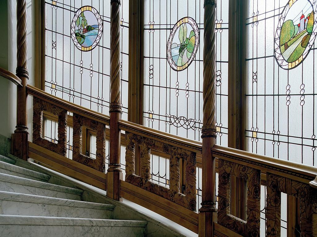 Hotel Diplomat Стокхолм Екстериор снимка Stained glass windows in the staircase